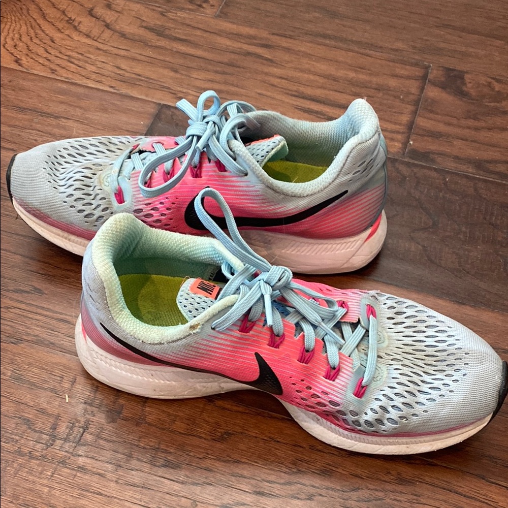 Nike Zoom Women's Pink and Gray Running Shoes